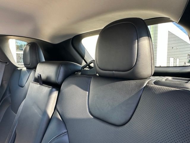 Used 2022 Gray Jeep Latitude Lux image 28