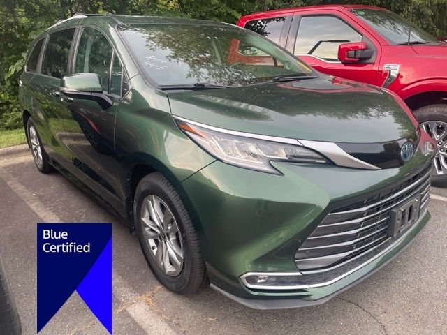 Used 2022 Green Toyota Limited image 3