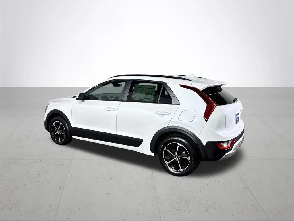 New 2026 Snow White Pearl Kia EX image 8