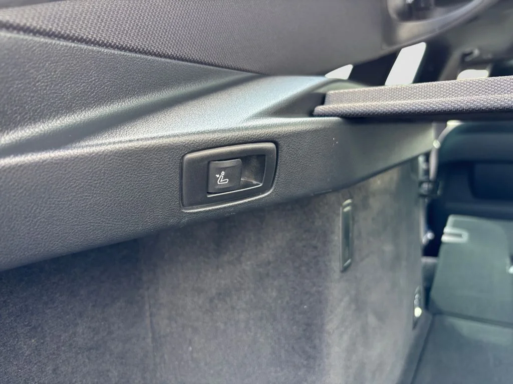 Used 2018 Black BMW 640 Gran Turismo i xDrive image 46