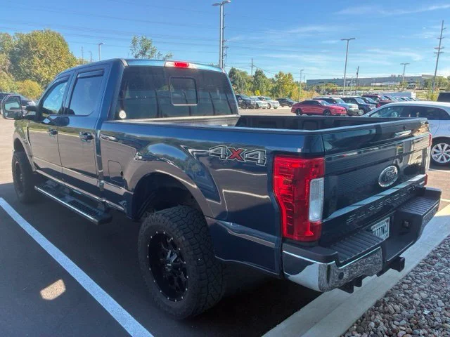 Used 2019  Ford Lariat image 6