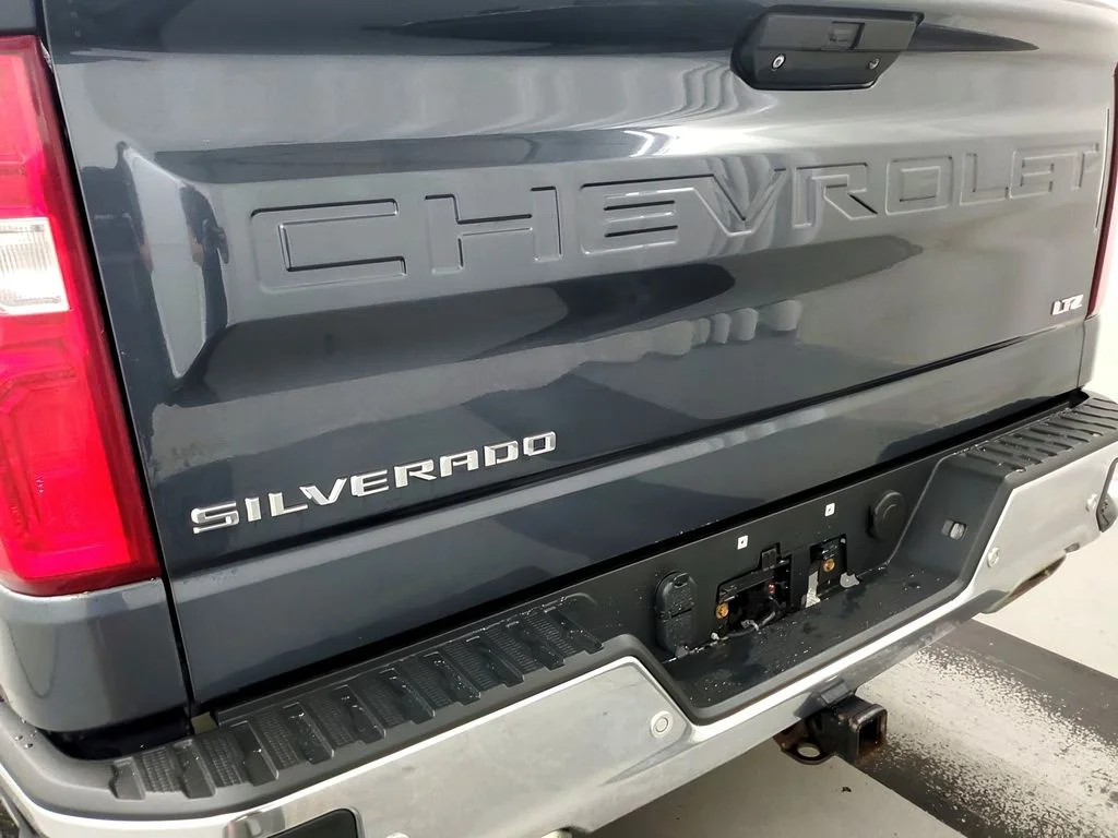 Used 2019 Shadow Grey Metallic Chevrolet LTZ image 9