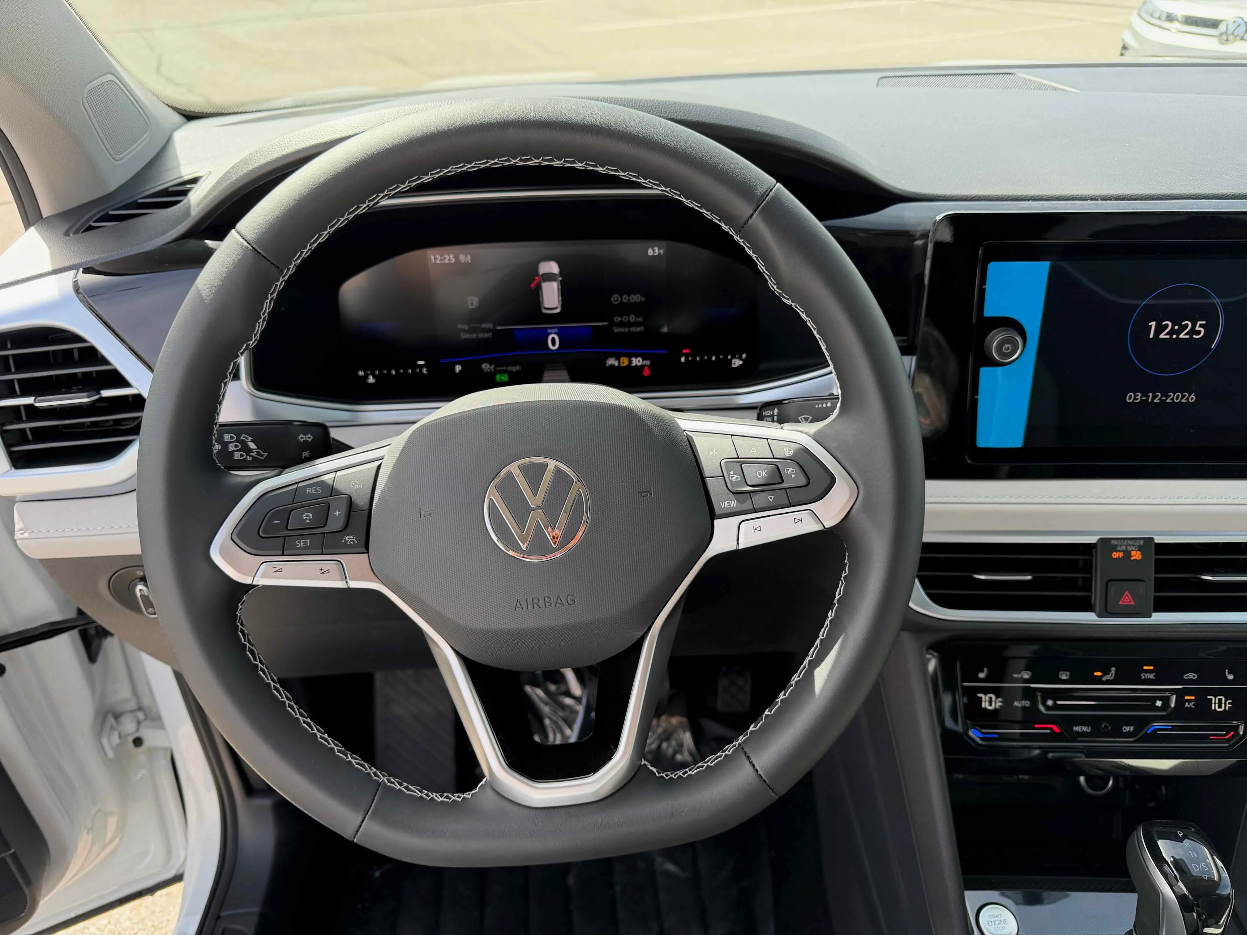 New 2026 Pure White Volkswagen SE image 3