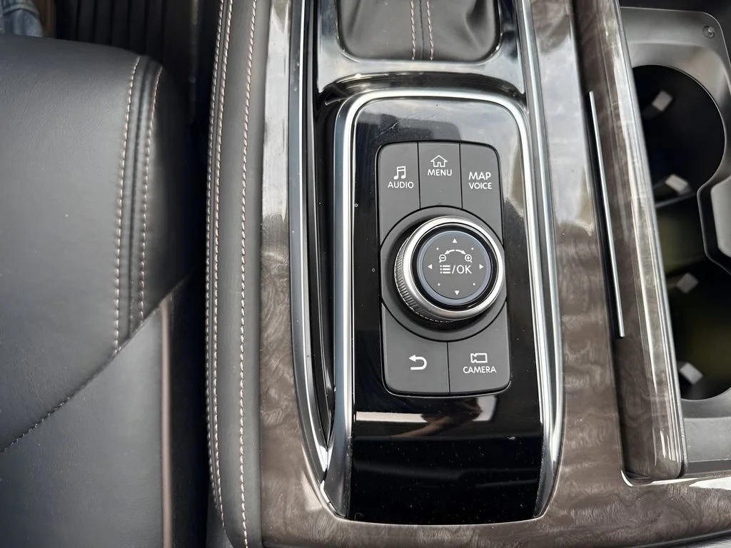 Used 2023 Maroon Nissan Platinum image 22