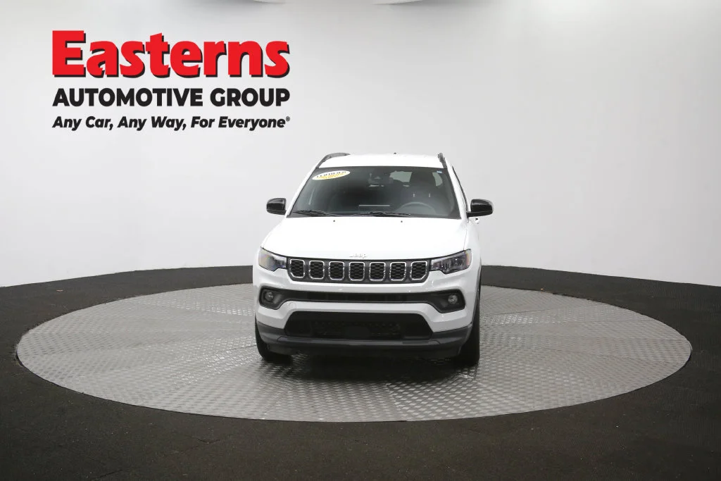 Used 2024 White Jeep Latitude image 48