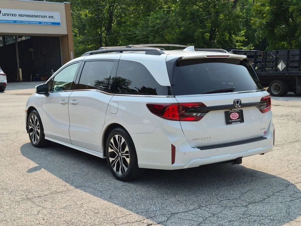 Used 2025 White Honda Elite image 8