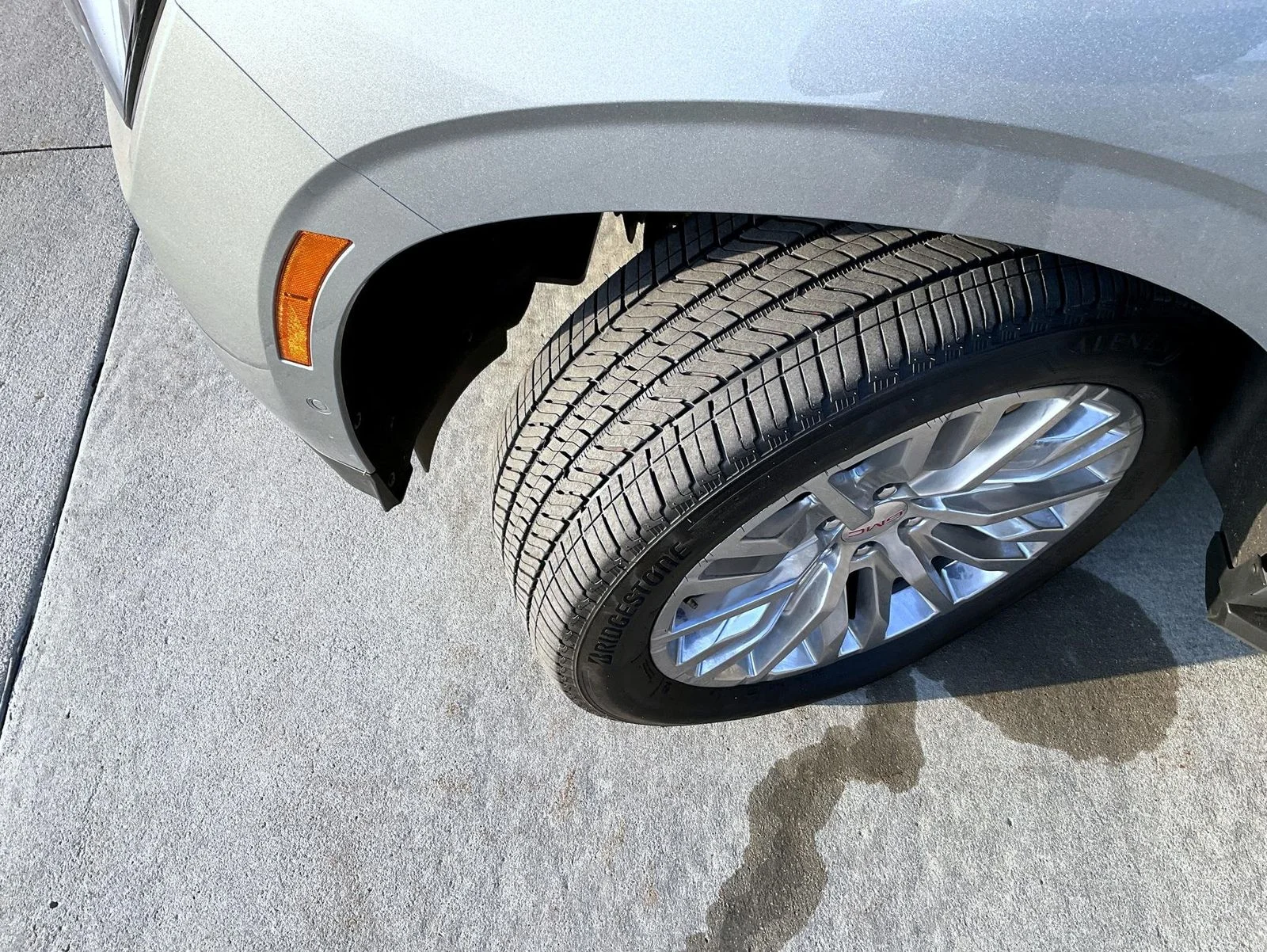 Used 2025 Silver GMC Denali image 25