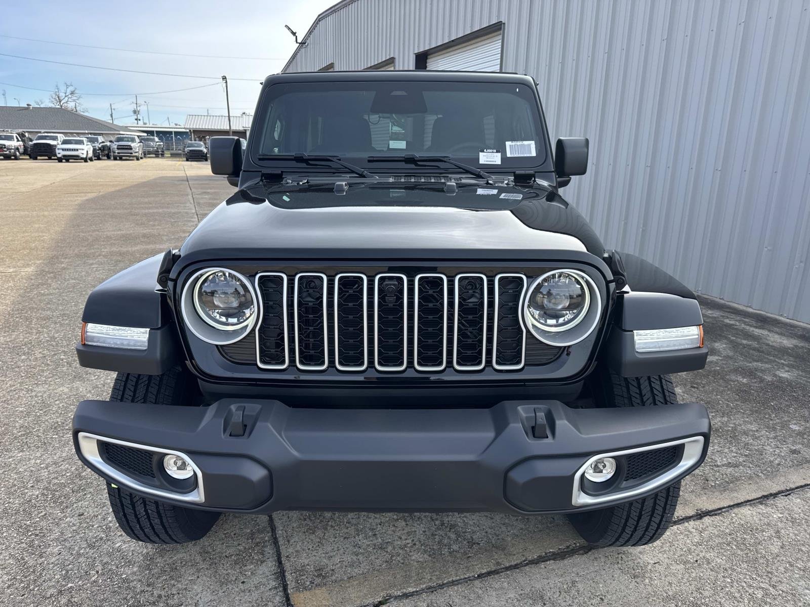 New 2026 Black Clear-Coat Exterior Paint Jeep Sahara image 2