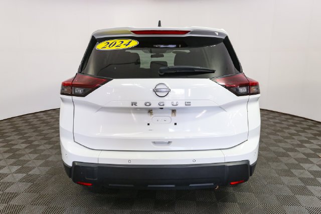 Used 2024 White Nissan S image 8