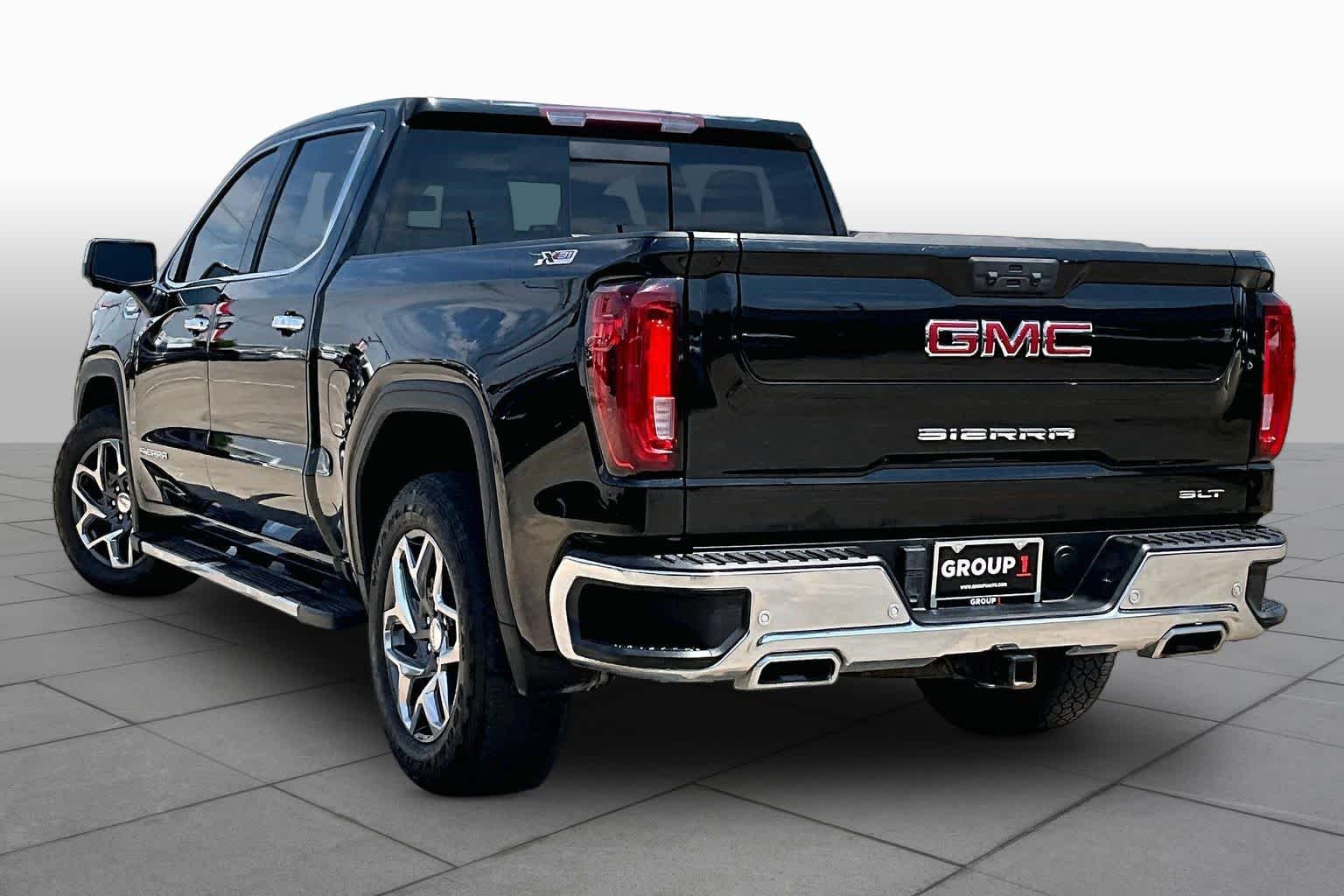 Used 2024 Onyx Black GMC SLT image 12
