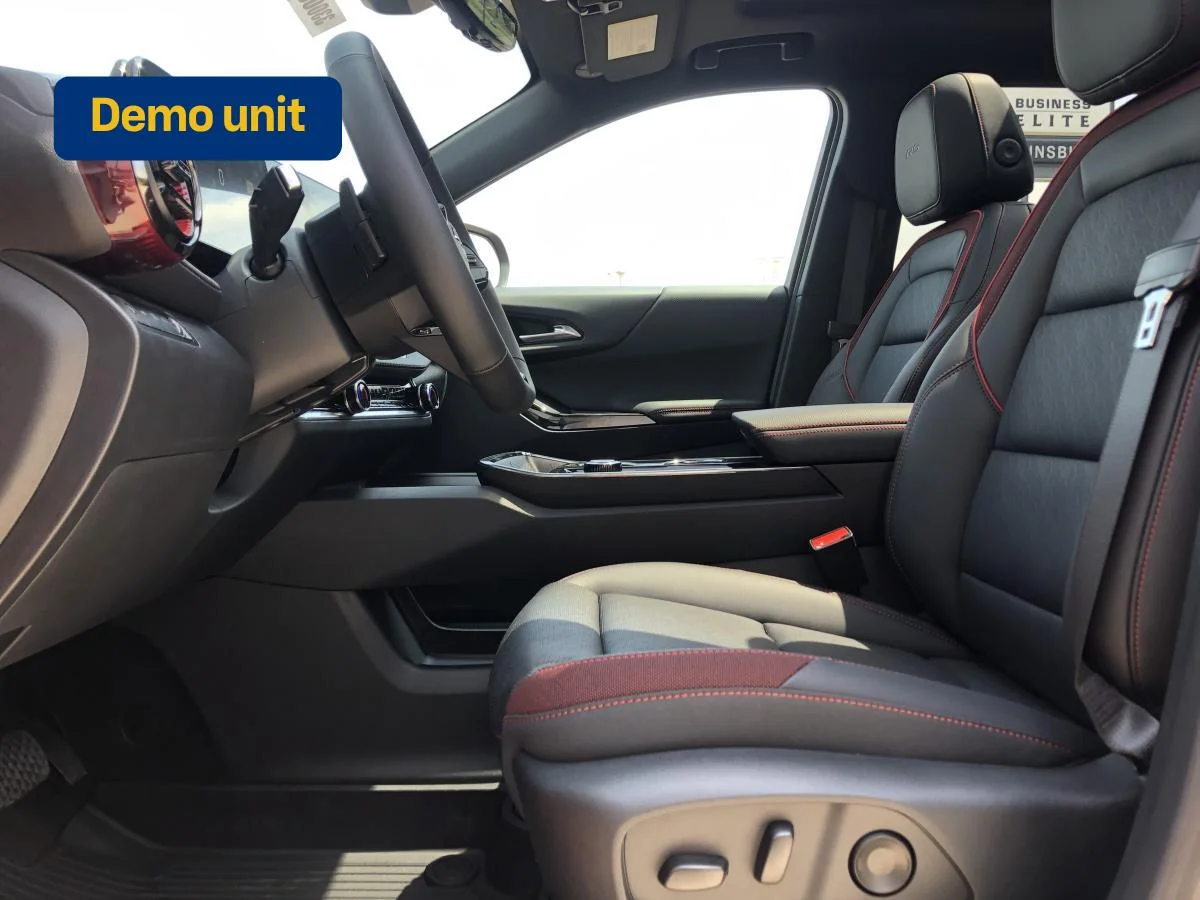 Used 2027 Red Chevrolet Awd 4dr Rs image 11