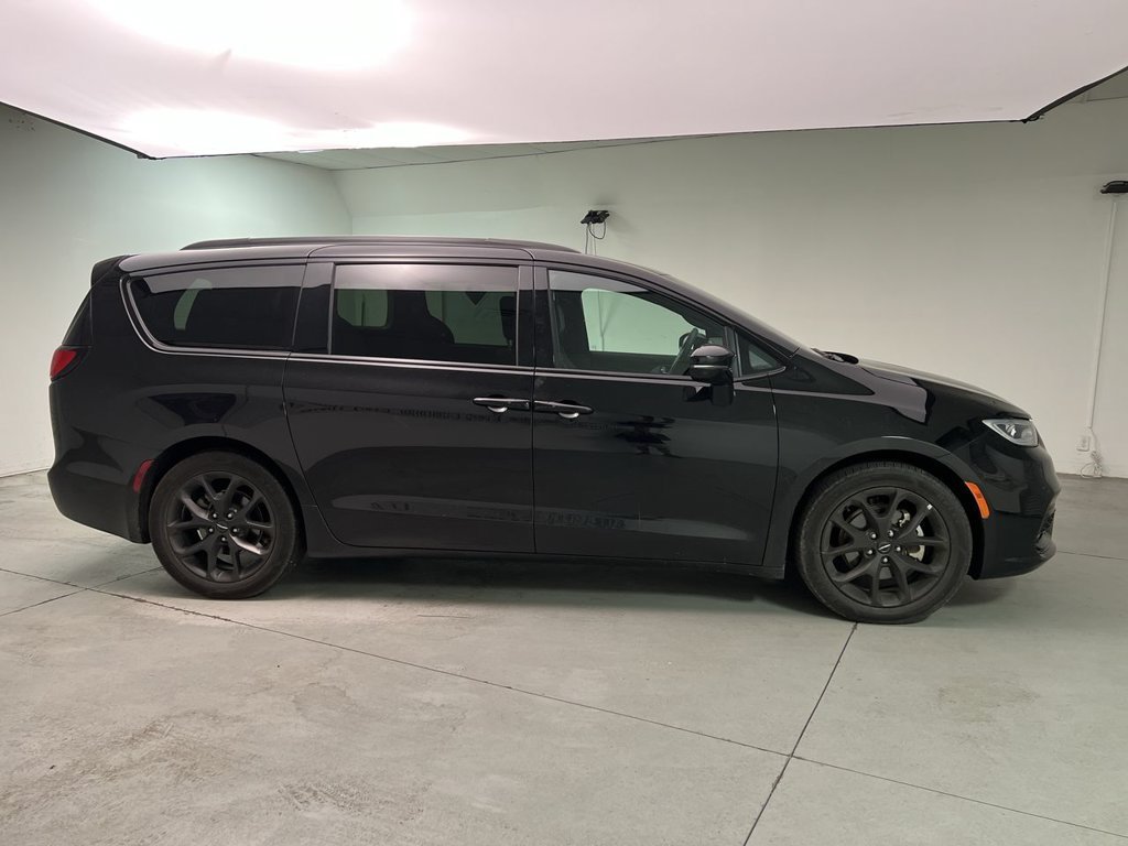 2025 Chrysler Pacifica Limited - Photo 9