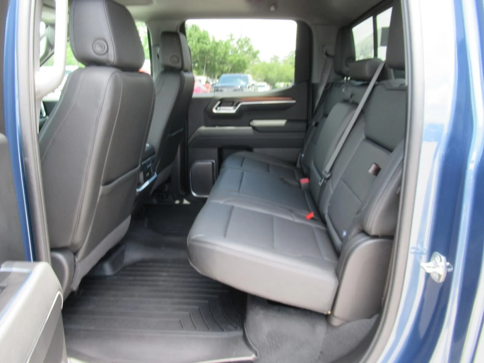 Used 2026  GMC Denali image 40