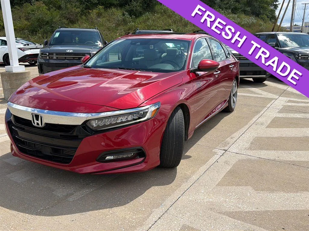 Used 2018 Radiant Red Metallic Honda Touring 1.5T image 1