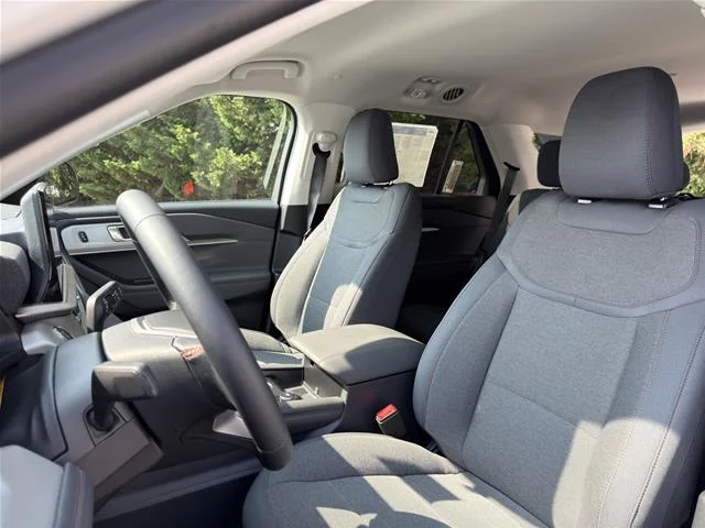 New 2026 Star White Metallic Tri-Coat Ford Active image 27