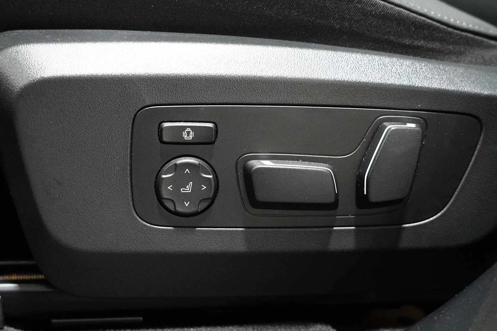 Used 2025 Dark Graphite Metallic BMW 30 xDrive image 12