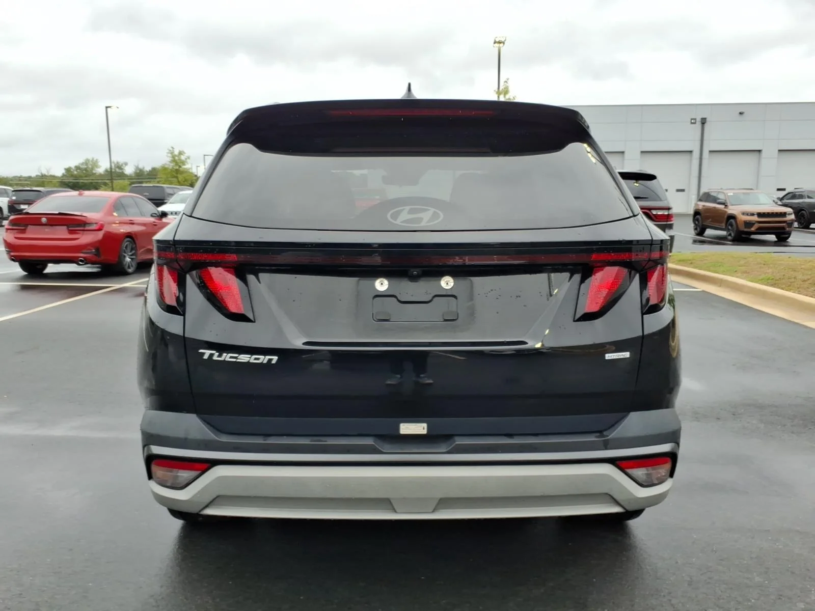 Used 2025 Phantom Black Hyundai SEL image 17