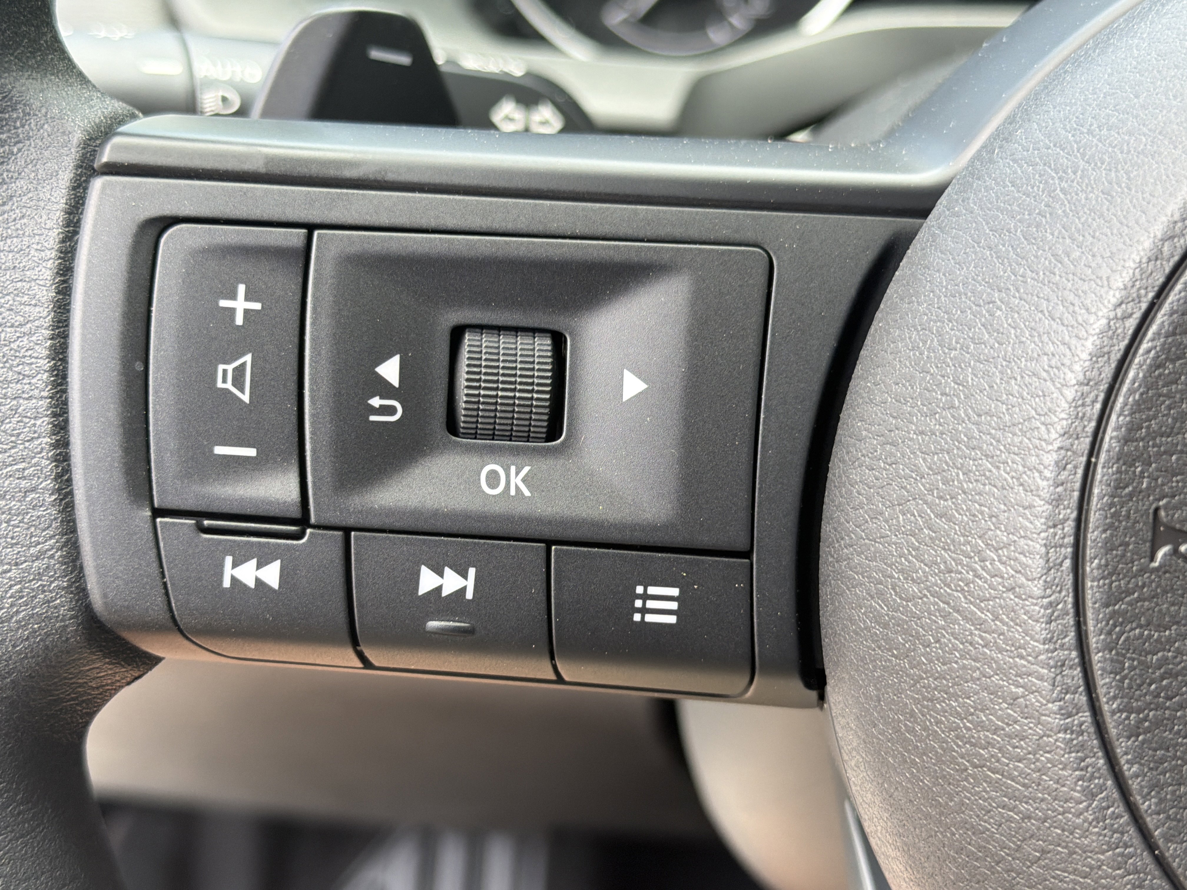 2026 Nissan Pathfinder S - Photo 25
