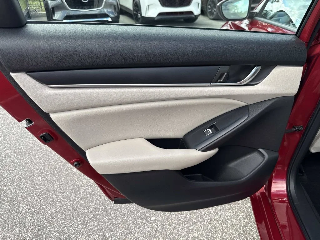 Used 2020  Honda LX image 12