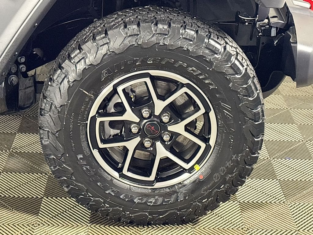 New 2026 Black Clear-Coat Exterior Paint Jeep Rubicon image 22