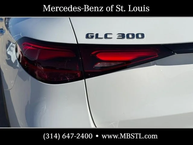 New 2026 Polar White Mercedes-Benz GLC 300 image 4