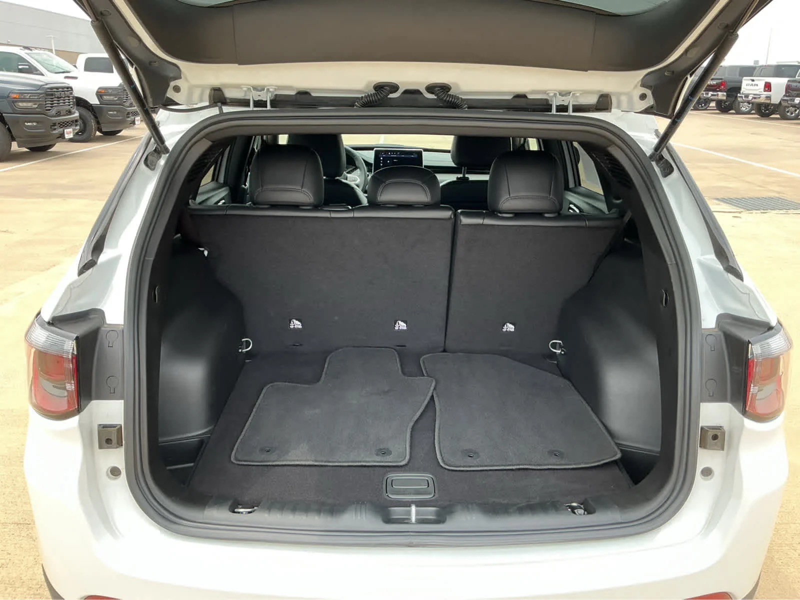 Certified Used 2025 Bright White Clearcoat Jeep Latitude image 17