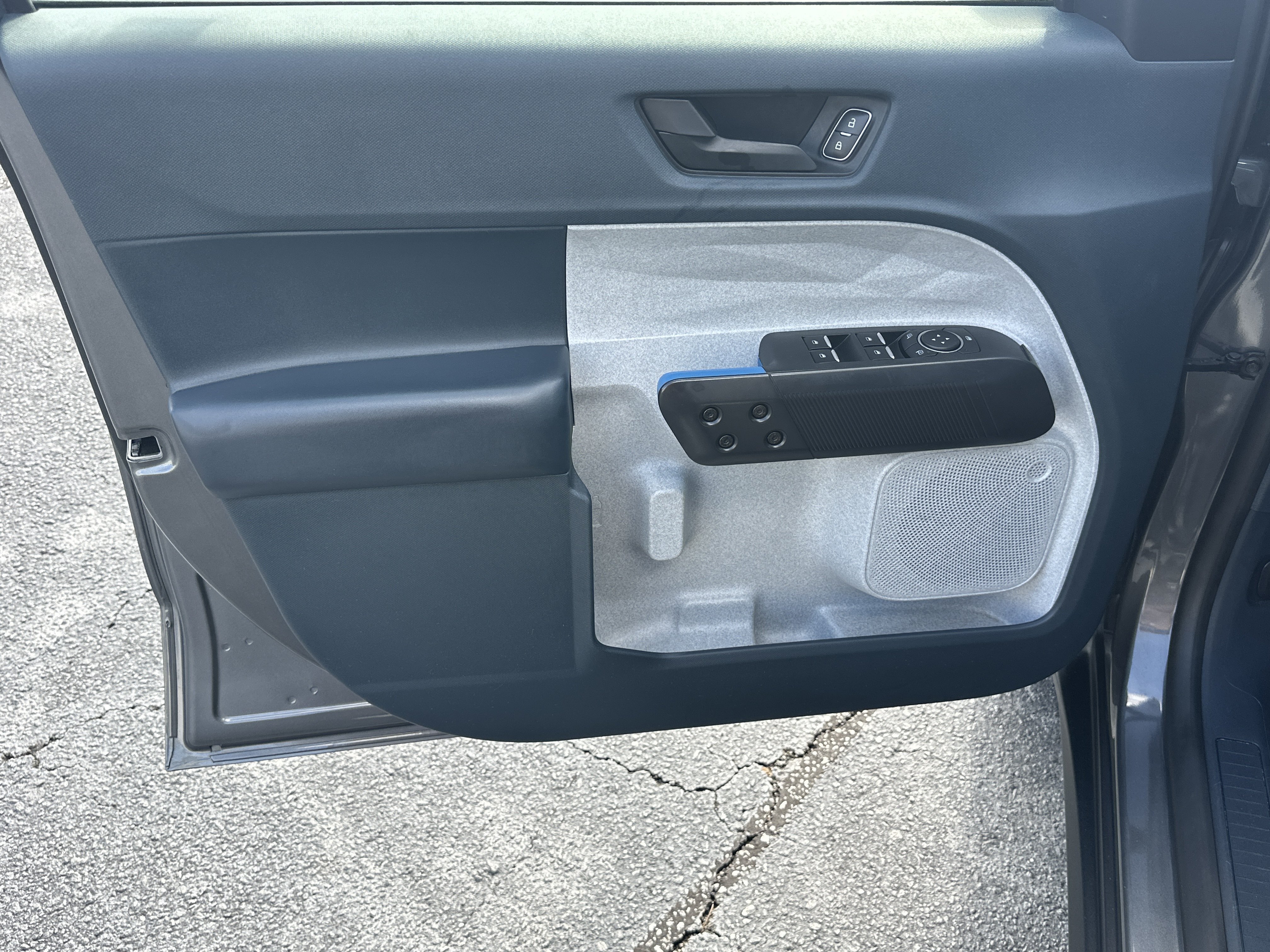 Used 2025 CARBONIZED GRAY Ford XLT image 11