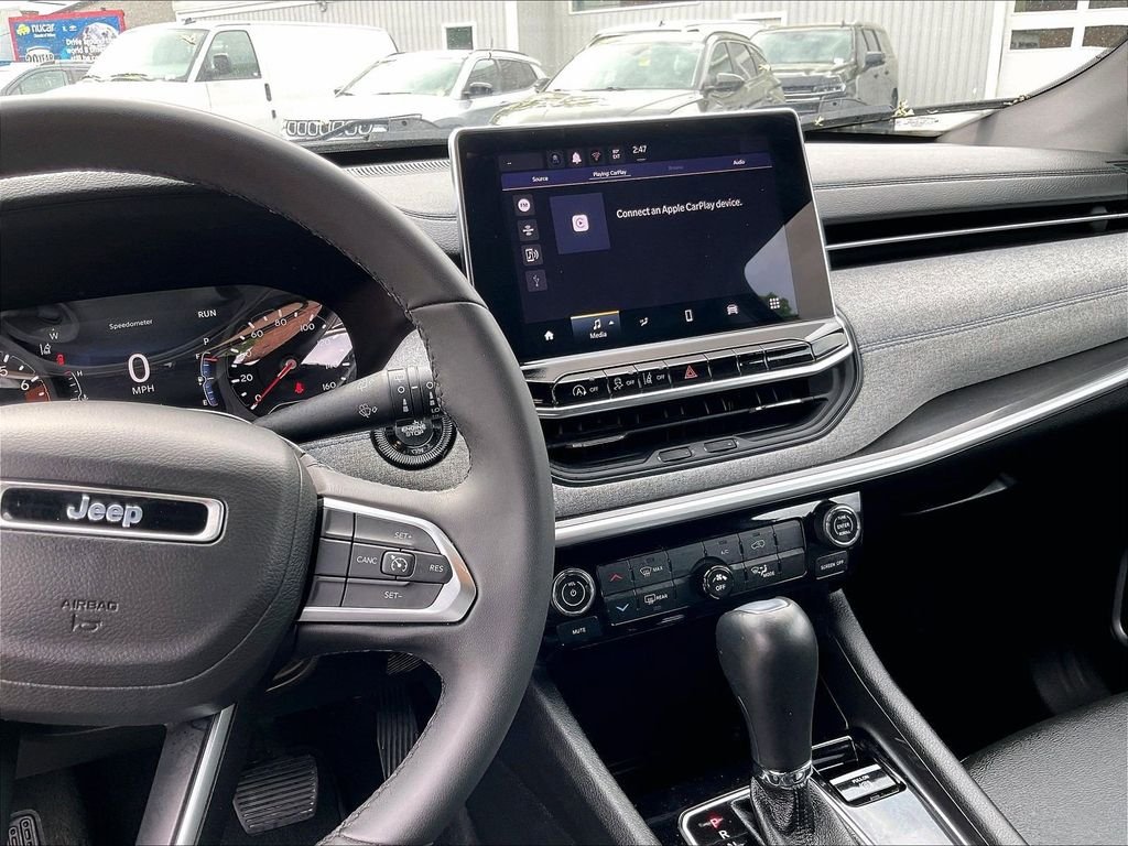 Used 2024 Black Jeep Latitude image 18
