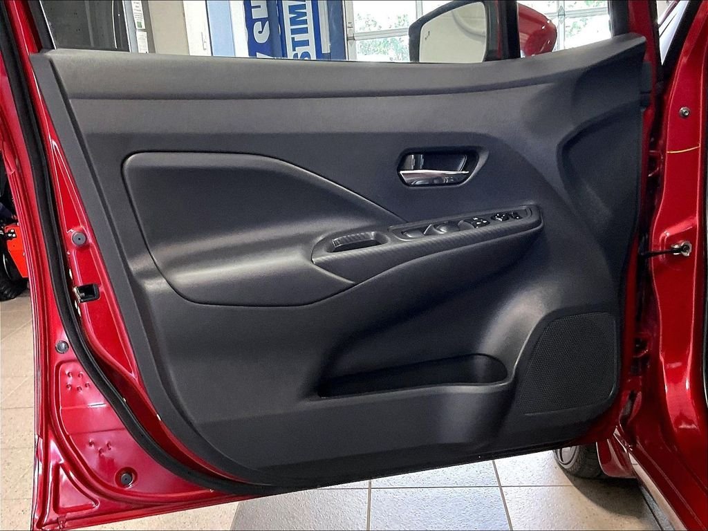 Used 2024 Red Nissan 1.6 SV image 9