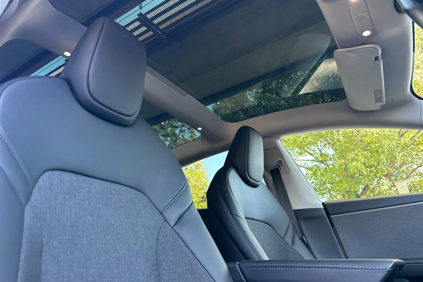 Used 2025 White Tesla Standard image 21