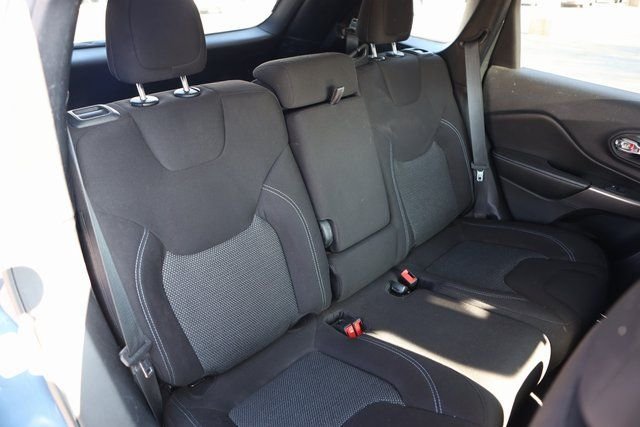 Used 2021 Slate Blue Pearlcoat Jeep Latitude image 23