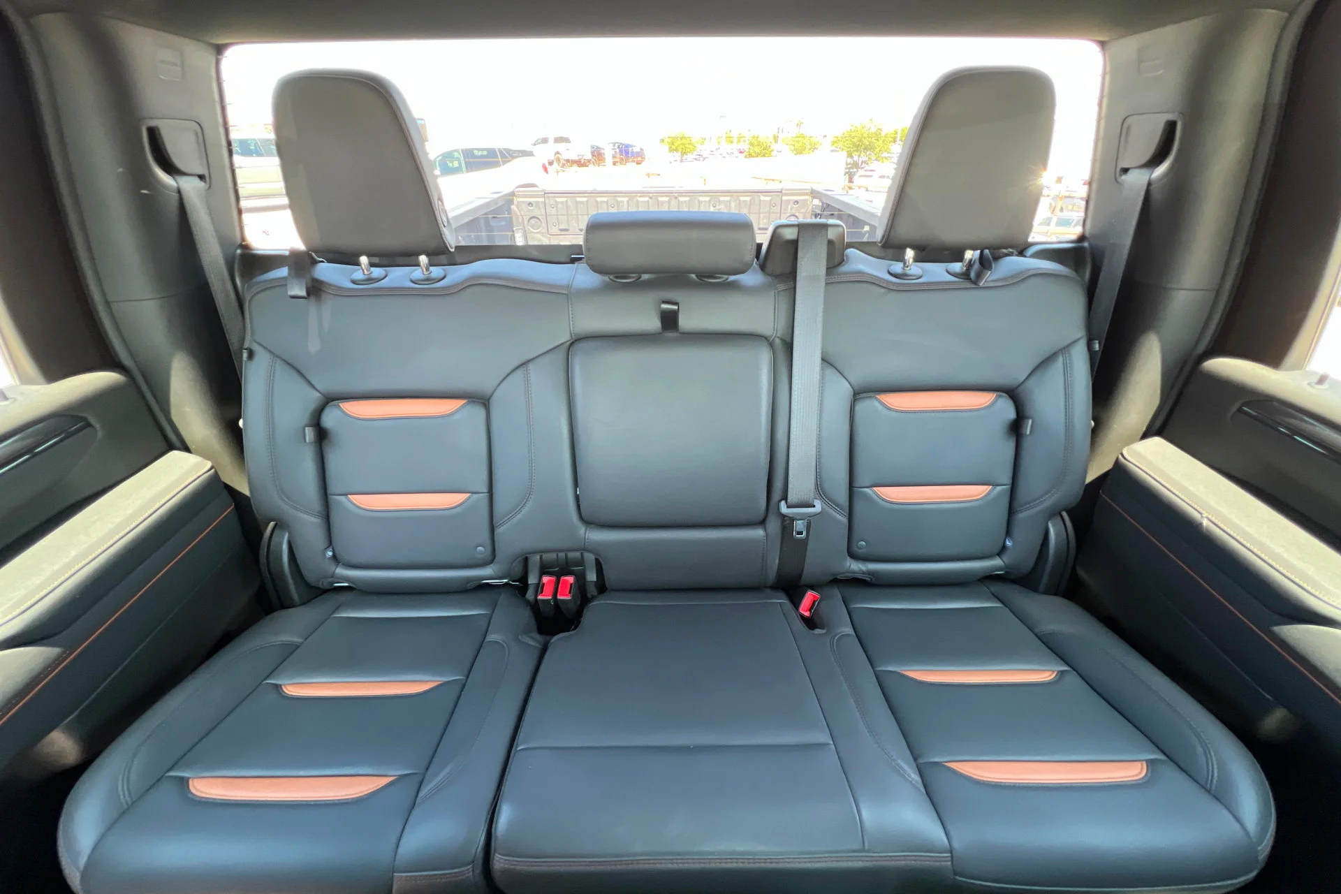 Used 2025 Sterling Metallic GMC AT4 image 24