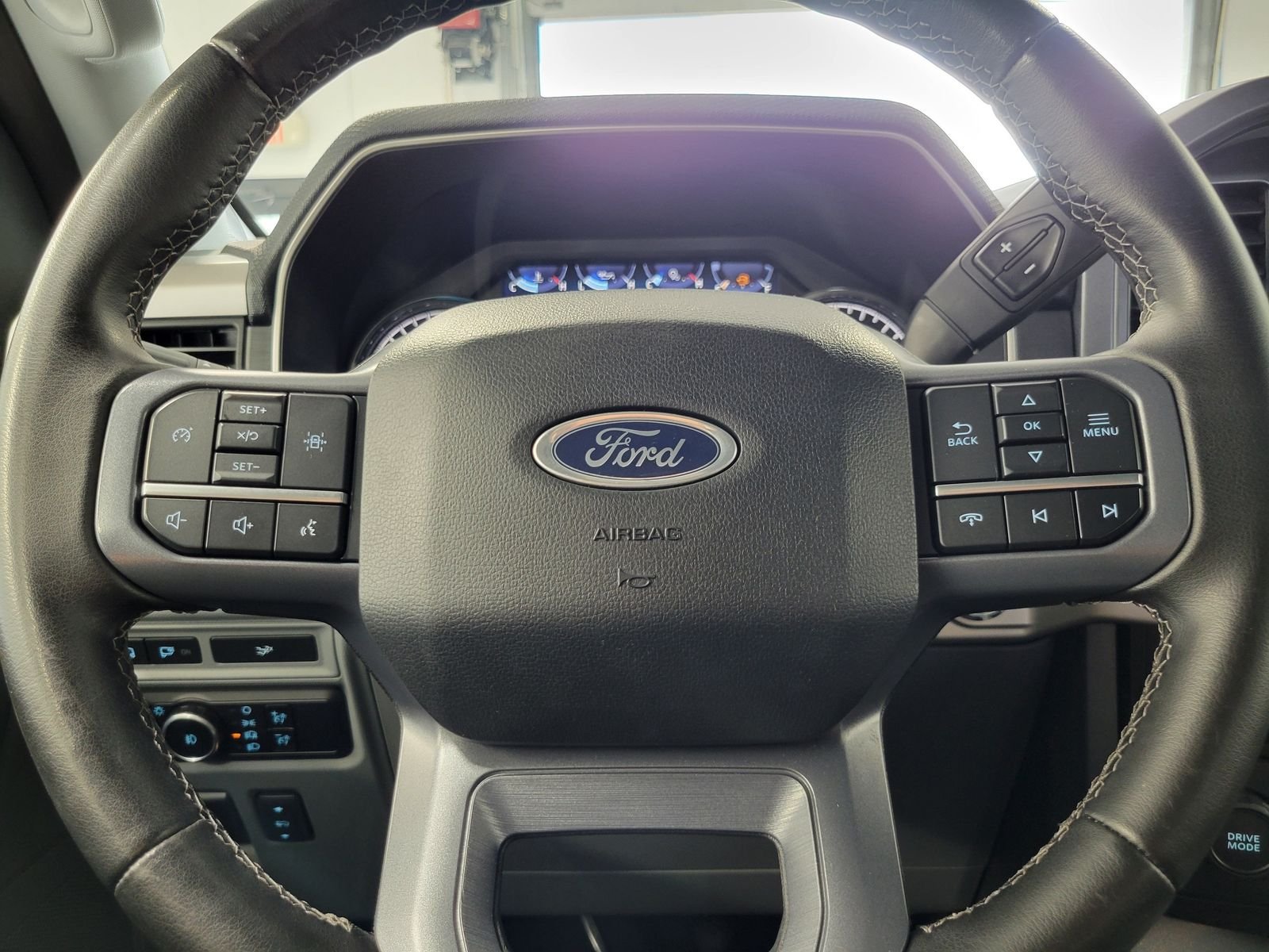 Used 2023 Black Ford XLT image 12