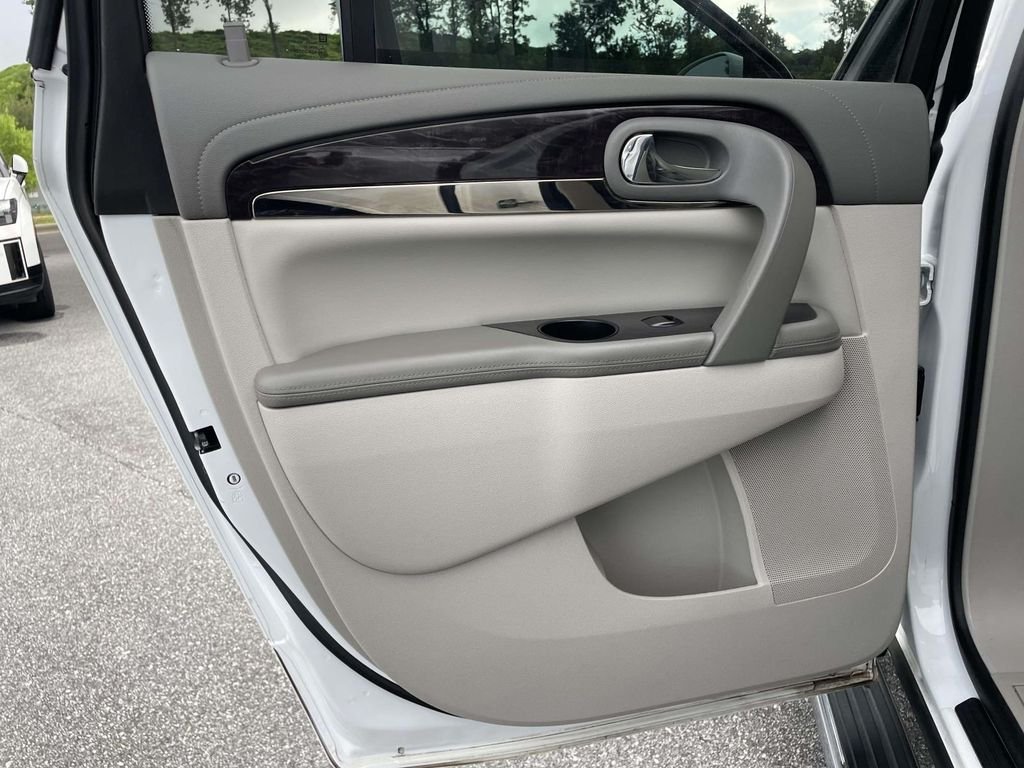 2017 Buick Enclave Leather - Photo 2