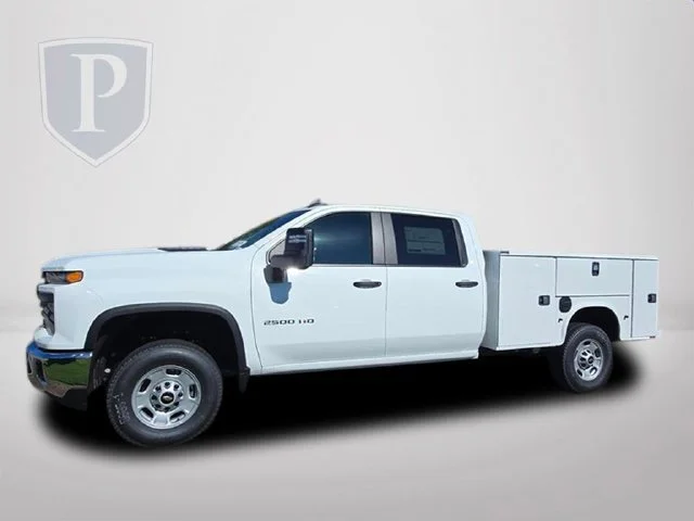 New 2026 Summit White Chevrolet WT image 10