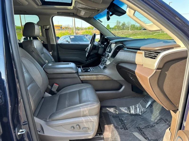 Used 2019 Dark Sapphire Blue Metallic GMC Denali image 21