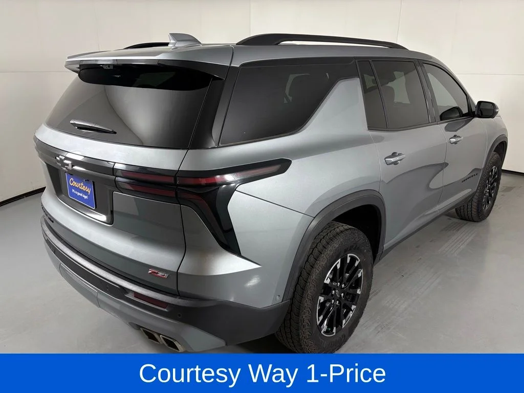 Used 2024 Gray Chevrolet Z71 image 11