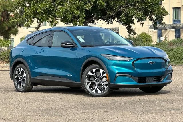 New 2026 Adriatic Blue Metallic Ford Select image 25