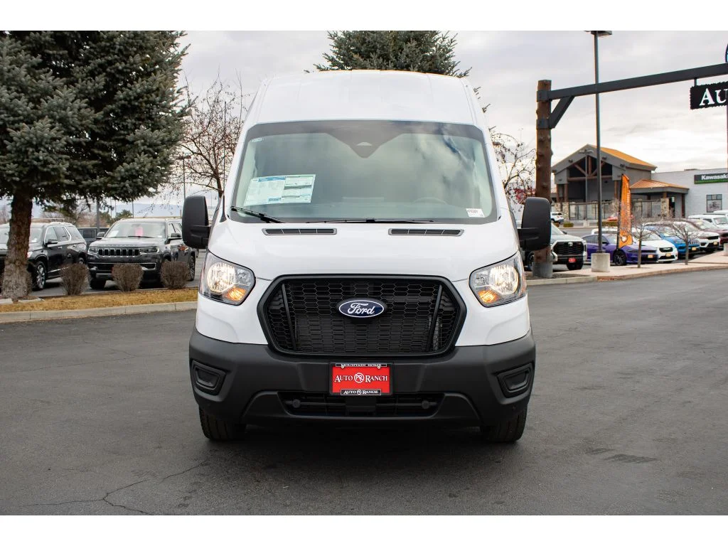 New 2026 OXFORD WHITE Ford Base image 3