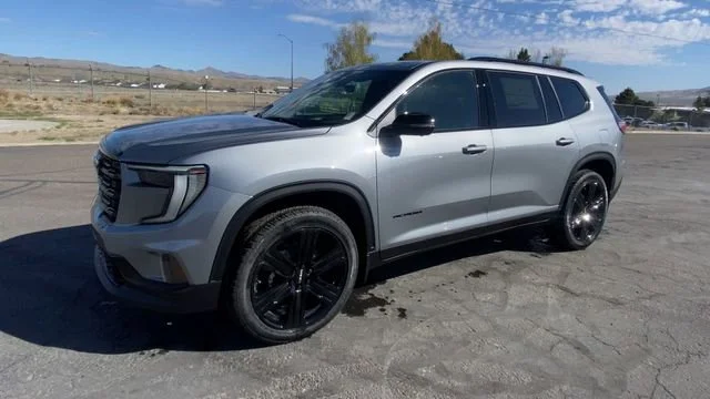 New 2026 Sterling Metallic GMC Elevation image 4