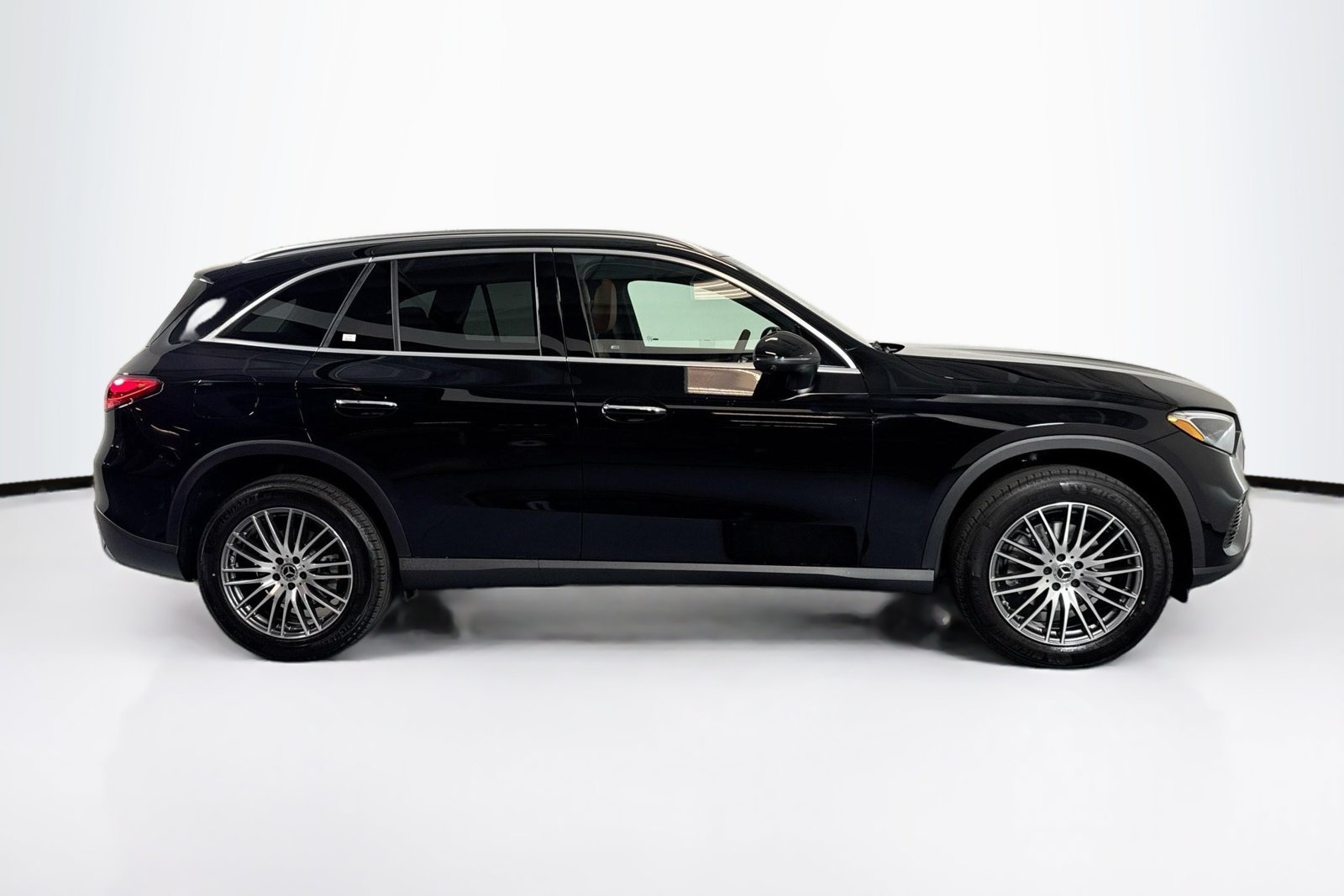 New 2026 Black Mercedes-Benz GLC 300 image 4