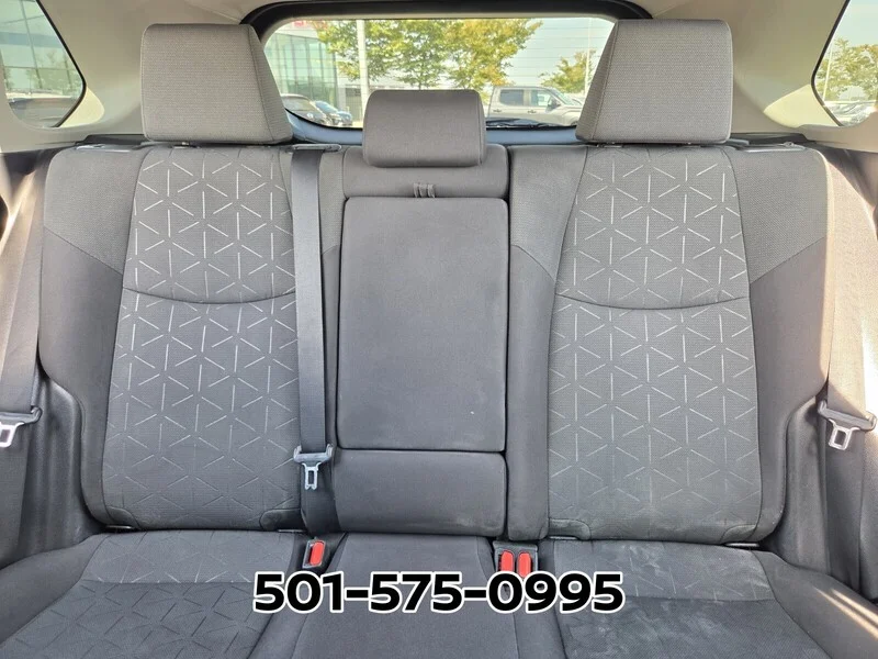 Used 2021 Magnetic Gray Metallic TOYOTA XLE FWD image 11