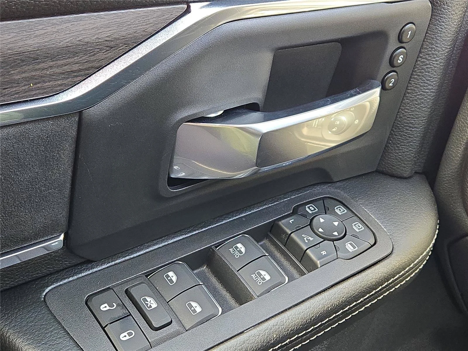 2026 RAM 2500 Laramie - Photo 14