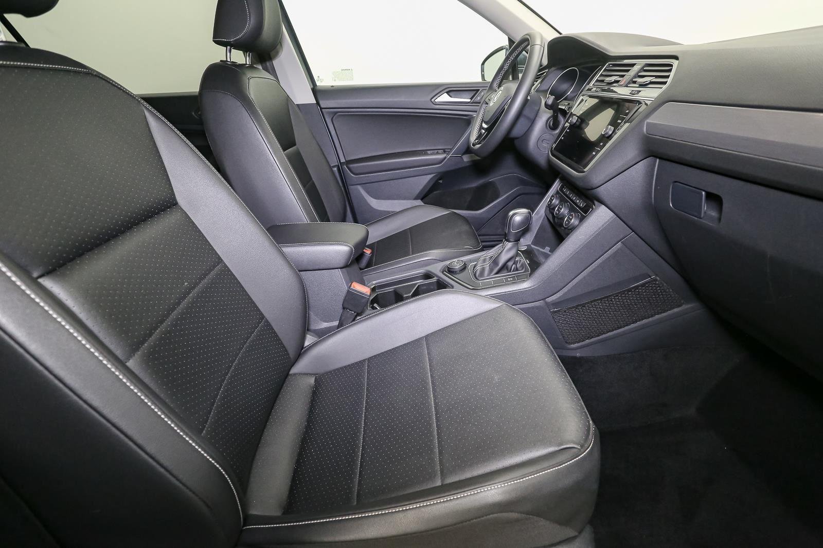 Used 2021 Platinum Gray Metallic Volkswagen SE image 19
