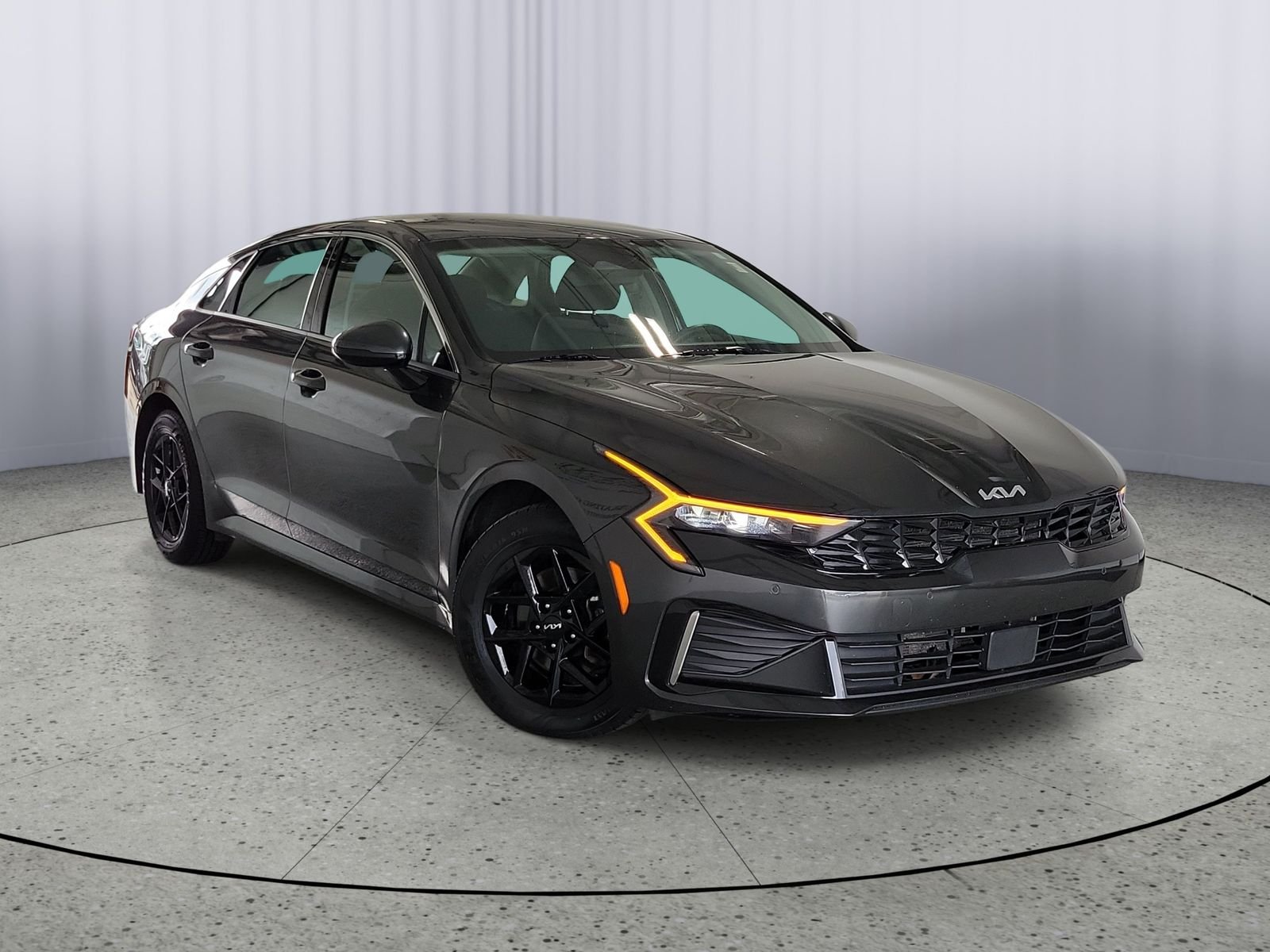 Used 2025 Gray Kia LXS image 1