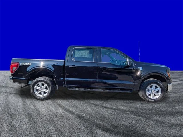 New 2026 Black Ford XLT image 3
