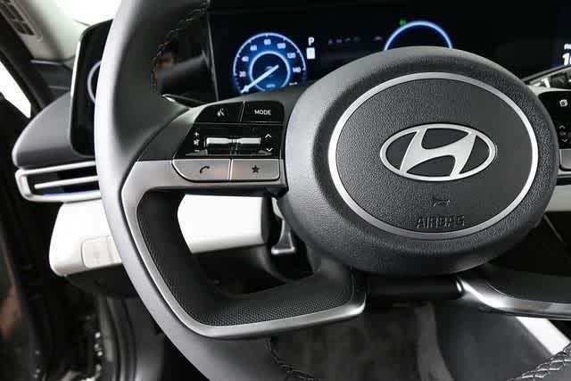 2025 Hyundai Elantra Limited - Photo 46
