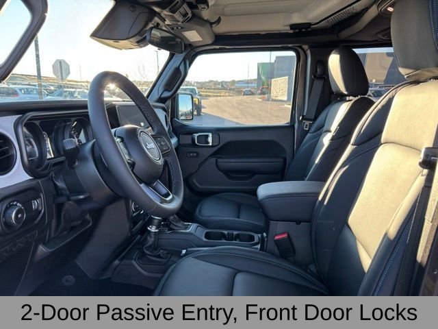 New 2025 Granite Crystal Metallic Clear-Coat Exterior Paint Jeep Sport S image 12