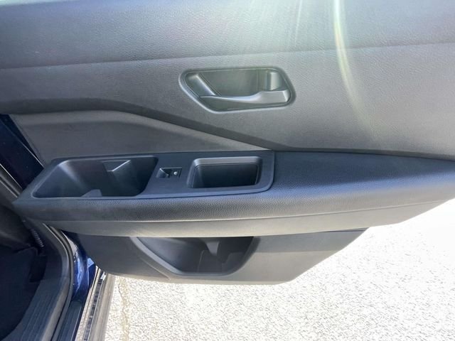 Used 2025 Blue Nissan SV image 17