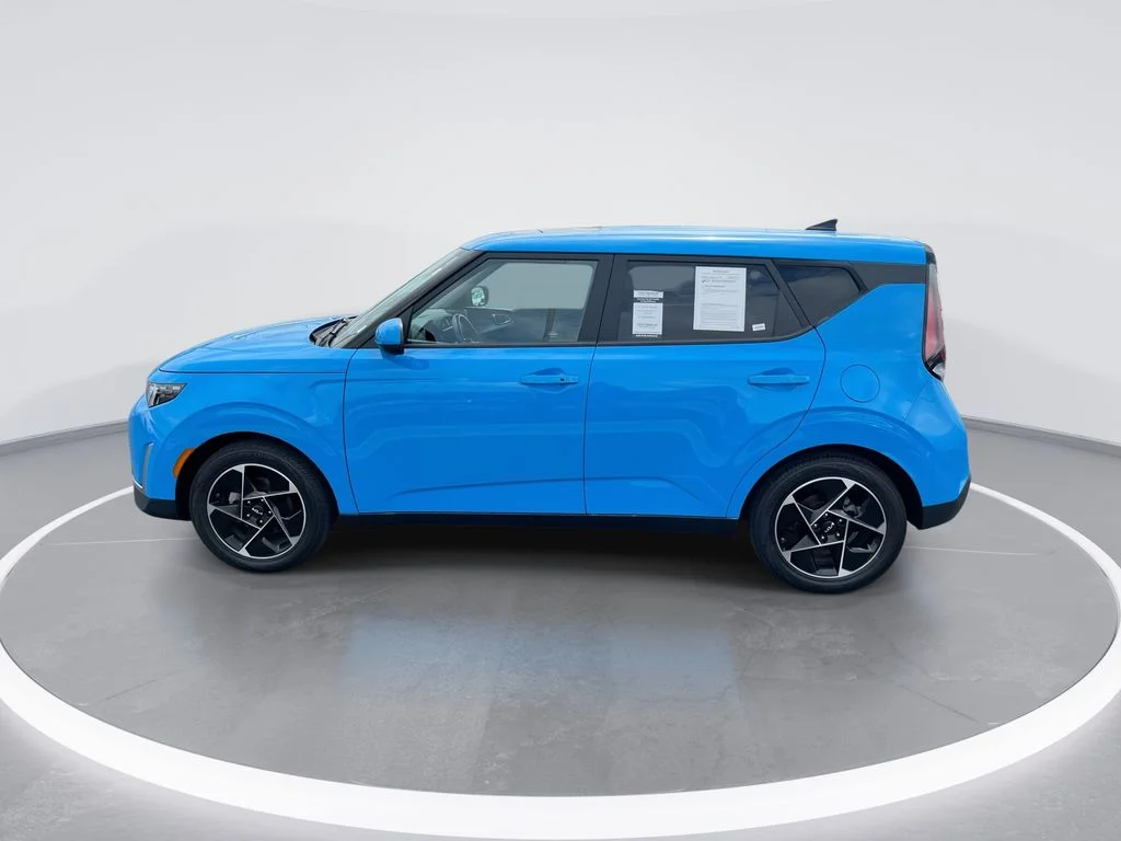 Used 2023 Blue Kia EX image 5